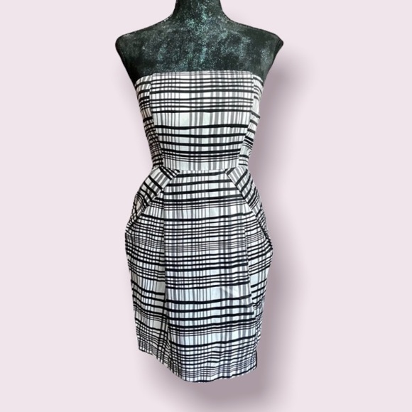 Black and White Plaid Strapless Dress with Pockets - Picture 1 of 12